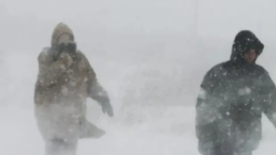 Alertă meteo: ploi, ninsori și viscol în aceste zone din țară