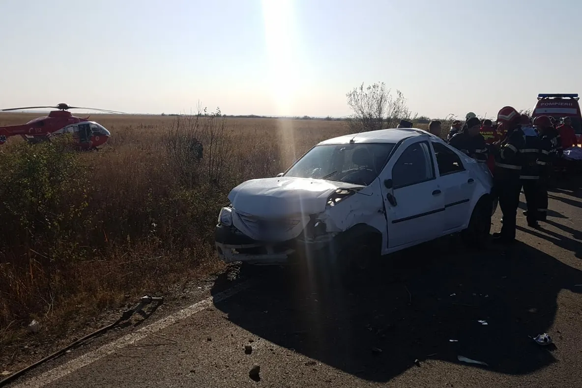 A intrat cu mașina în șanț. O octogenară, aflată pe bancheta din spate, a decedat