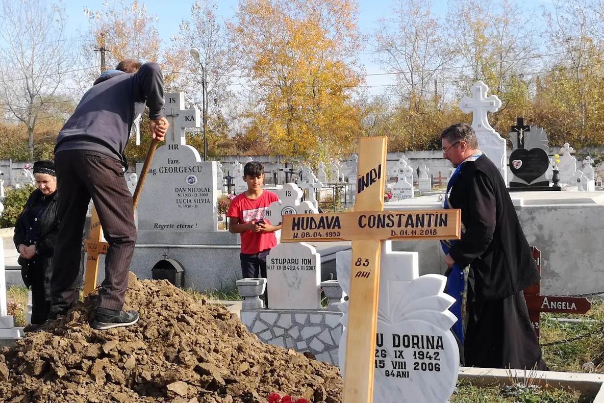 Vraciul Mudava, condus pe ultimul drum. „Parcă simt că s-a dus unde trebuie și a terminat cu suferința”