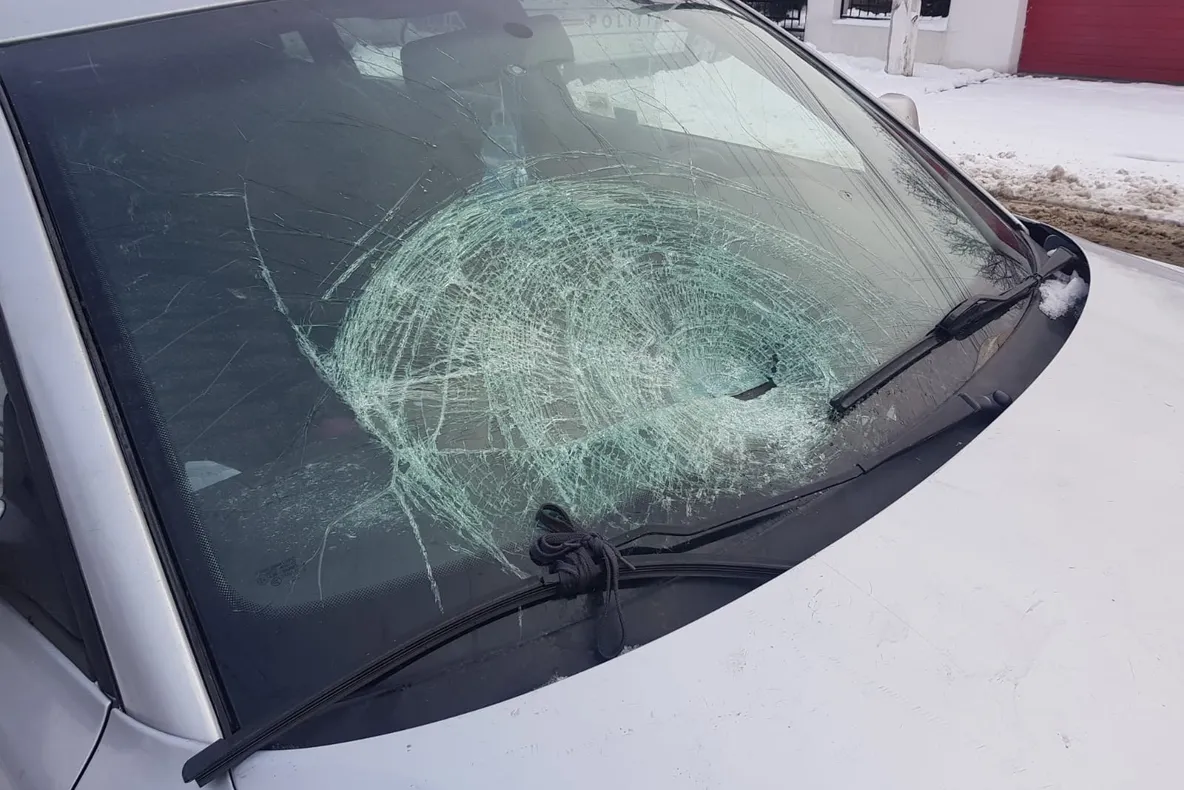 Minoră accidentată la traversarea străzii, la Crevedia
