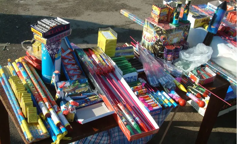 Încă două dosare penale, pe numele comercianților de articole pirotehnice