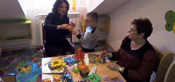 Centrul de zi pentru copii cu autism și Sindrom Down din Târgoviște a devenit neîncăpător