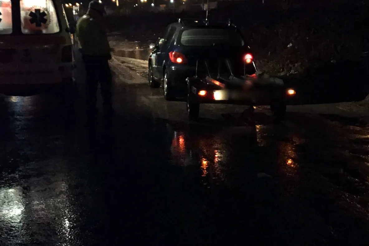 Update: Șoferul, ce a fugit după ce  lovit un pieton, a fost prins. Are doar 19 ani