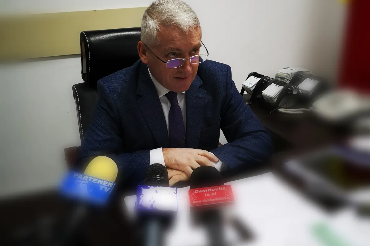 Senatorul Adrian Țuțuianu a dezvăluit că Rovana Plumb l-a scos din sală pe Titus Corlățean la o întâlnire de partid