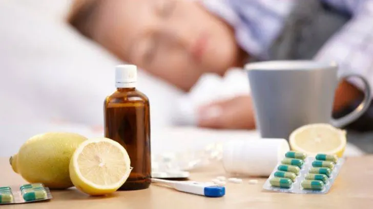 Epidemie de gripă declarată oficial. Inspectoratele școlare decid dacă închid școlile