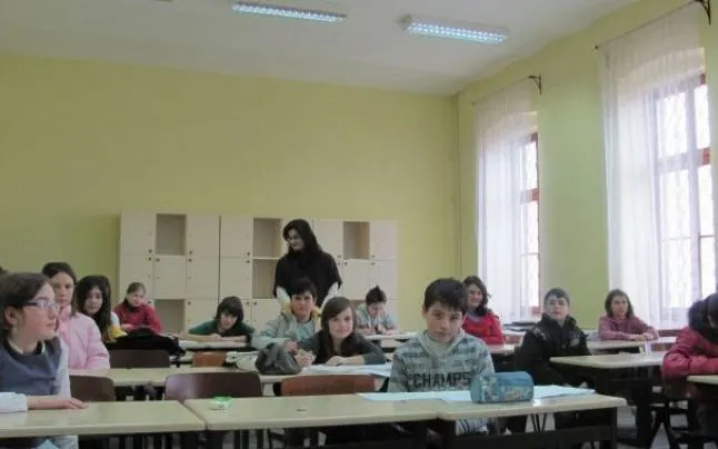 Paznic bătut crunt de un hoț, la Moreni
