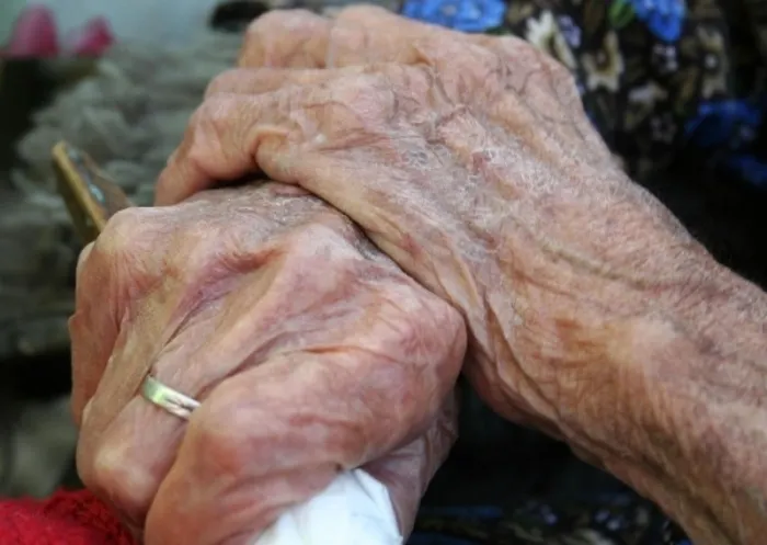 Tânăr de 22 de ani reținut pentru tentativă de viol asupra unei bătrâne de 82 de ani