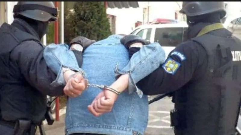 Proxenet, urmărit internațional, reținut în Dâmbovița