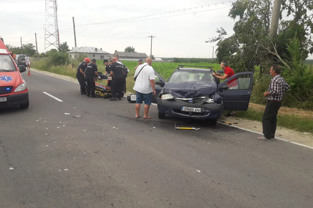 FOTO O pătrundere pe constrans s-a soldat cu două victime