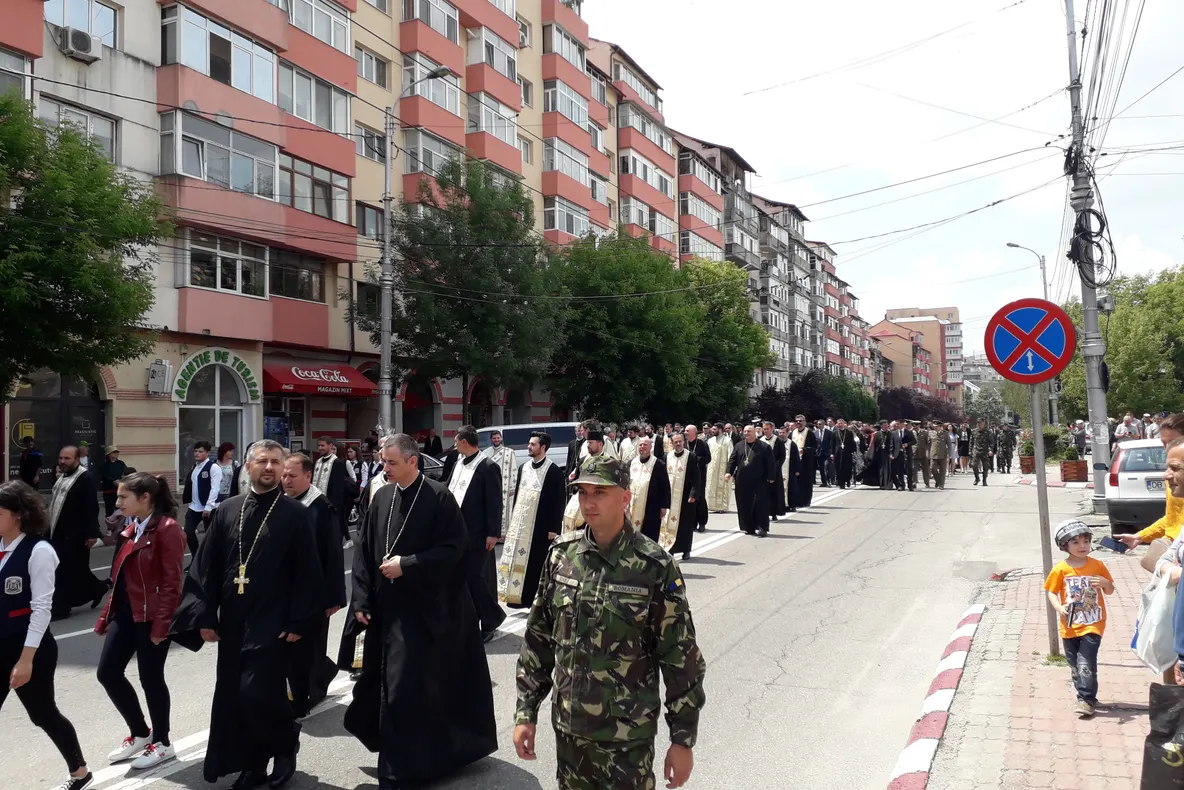 Video| Aniversare cu fast și blocări de străzi, la Târgoviște, de "Ziua Eroilor"