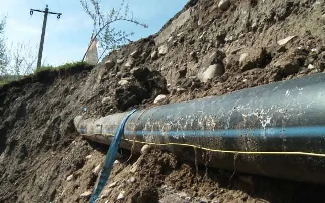 Presiune la apă scăzută în nordul Târgoviştei şi localităţi învecinate din cauza unei avarii