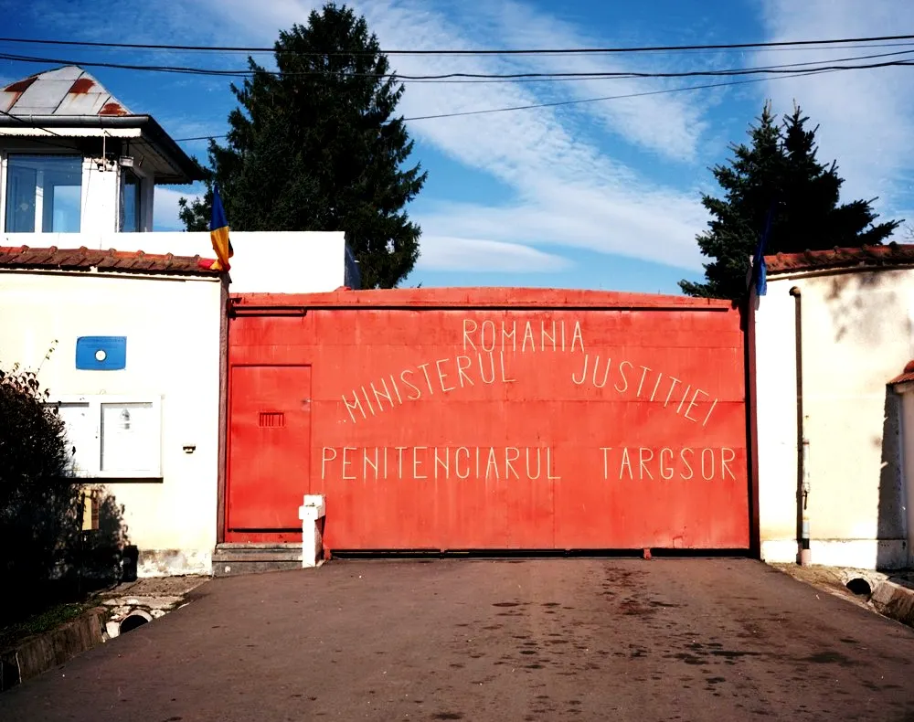 Femeie din Dâmbovița, trimisă la închisoare pentru trafic de minori și pornografie infantilă