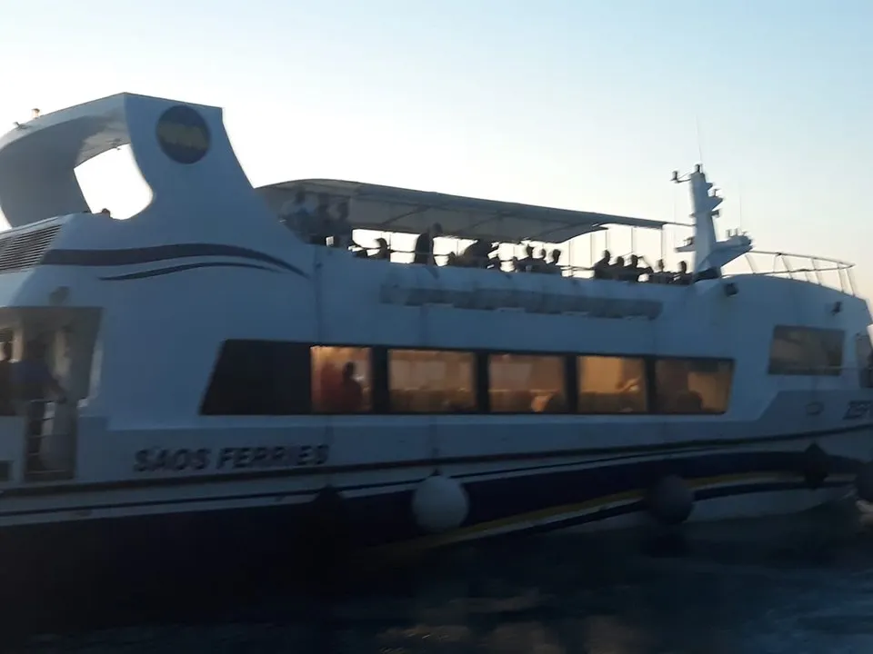 Românii blocați pe insula Samotraki, din Grecia, au început să fie transportați pe continent