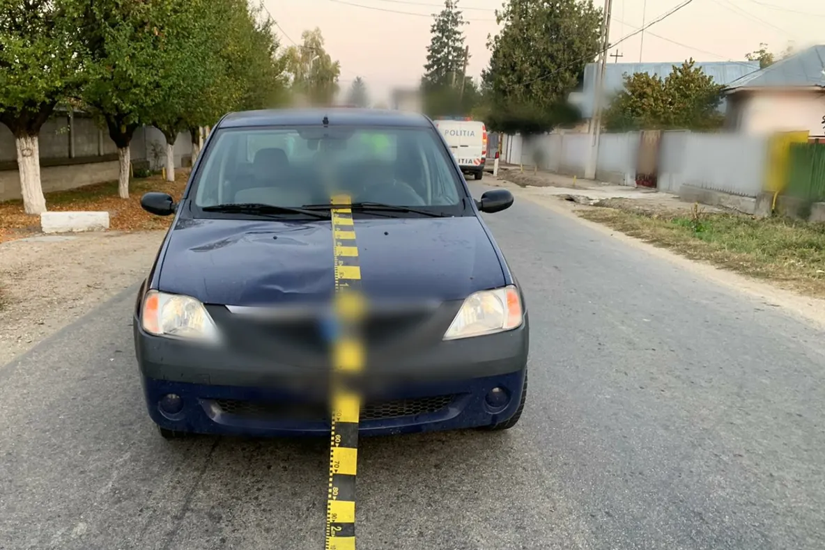 Femeie spulberată de o mașină, la Bucșani, când traversa prin loc nepermis