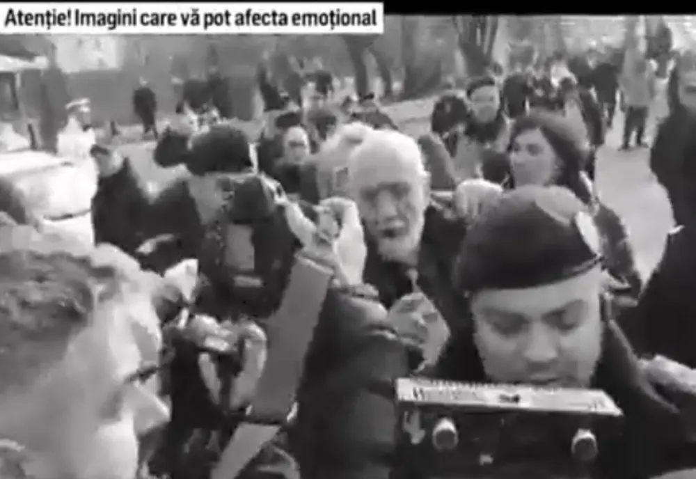 Video-FOTO| Violențe în Piața Universității. Gelu Voican Voiculescu atacat de manifestanți