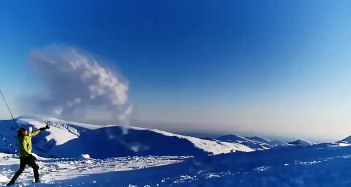 Video| Cum se "fabrică" norii