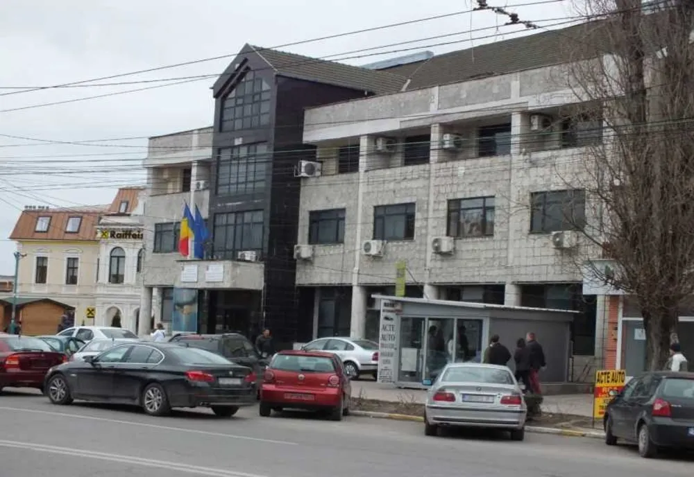 Anunț bulversant de la Serviciul de Permise și Înmatriculări Dâmbovița. "Persoane ce ar trebui să fie în izolare la domiciliu se prezintă la ghișeele instituției"
