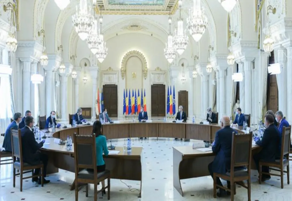 Klaus Iohannis: "Le spun clar celor trecuți de 65 de ani, stați liniștiți, nu vine nimeni să vă ia în carantină"