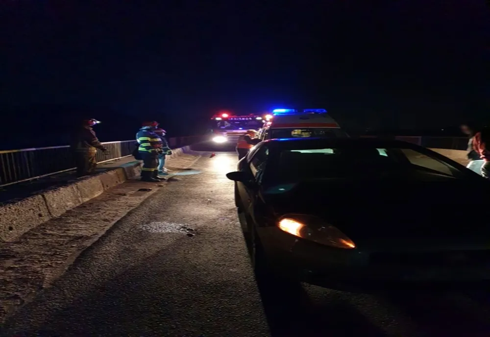 Coliziune auto la Viișoara. Un tânăr  de 21 de ani a fost  rănit
