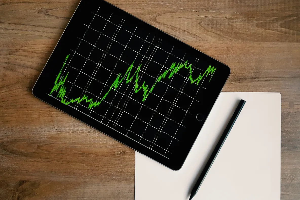 STUDIU TERMENE.RO: 16.75% dintre hotelurile și restaurantele din Dâmbovița solicită certificatul pentru situații de urgență. 15.02% aplică la programul IMM Invest (P)