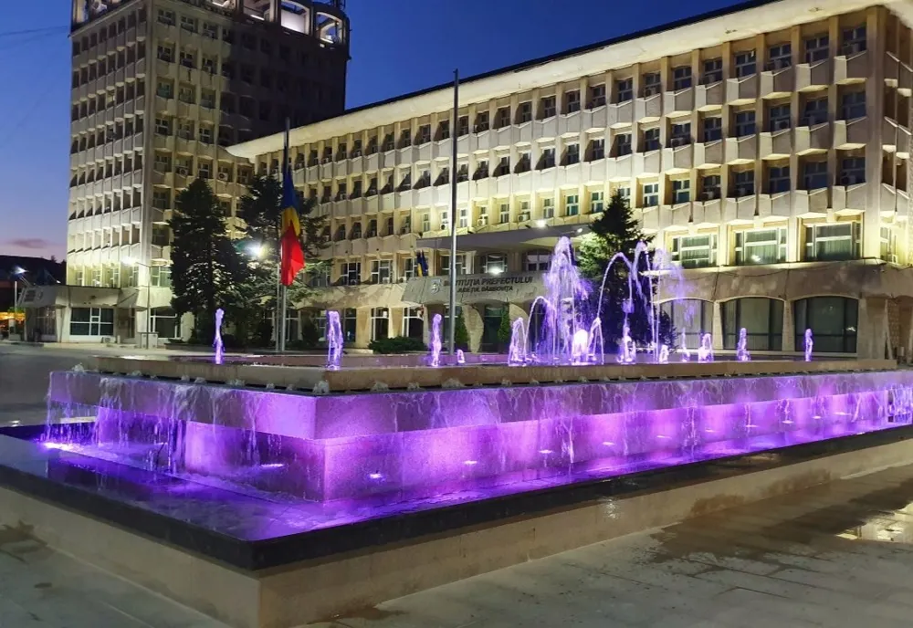 Sistemul de iluminat al fântânilor din Piața Tricolorului, în probe