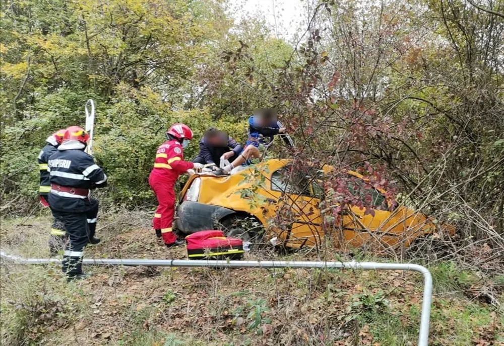 Accident rutier în Dâmbovița. Două persoane au fost rănite