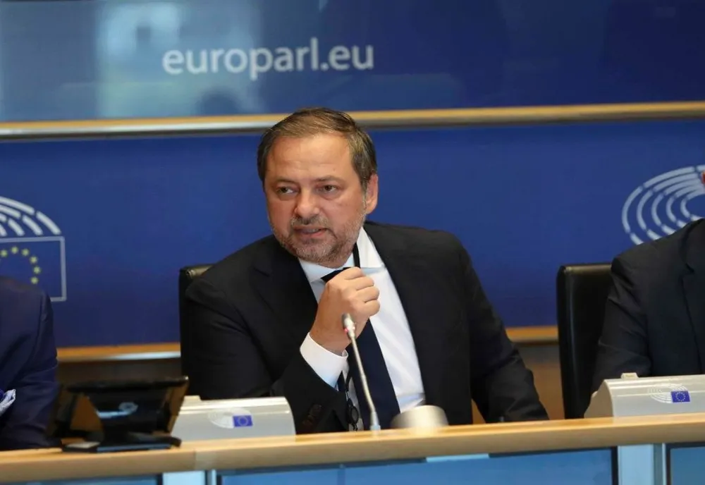 Dan Motreanu, vicepreședintele Comisiei pentru siguranță alimentară din PE, consideră că ar trebui permisă folosirea anumitor proteine de origine animală în furajele pentru porcine și păsări