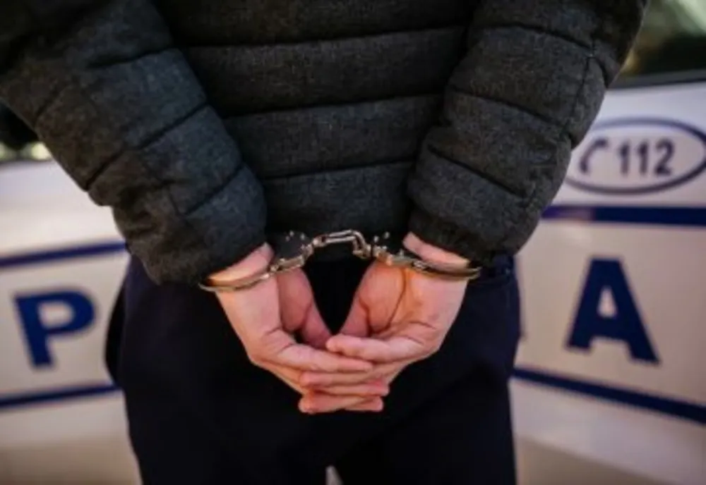 Bărbat din Dâmbovița reținut pentru pornografie infantilă, corupere sexuală de minori şi şantaj