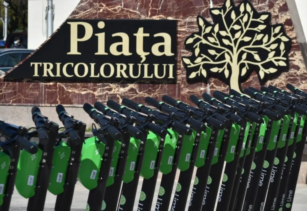 Târgoviște. 220 de trotinete electrice pot fi închiriate pentru plimbare și agrement