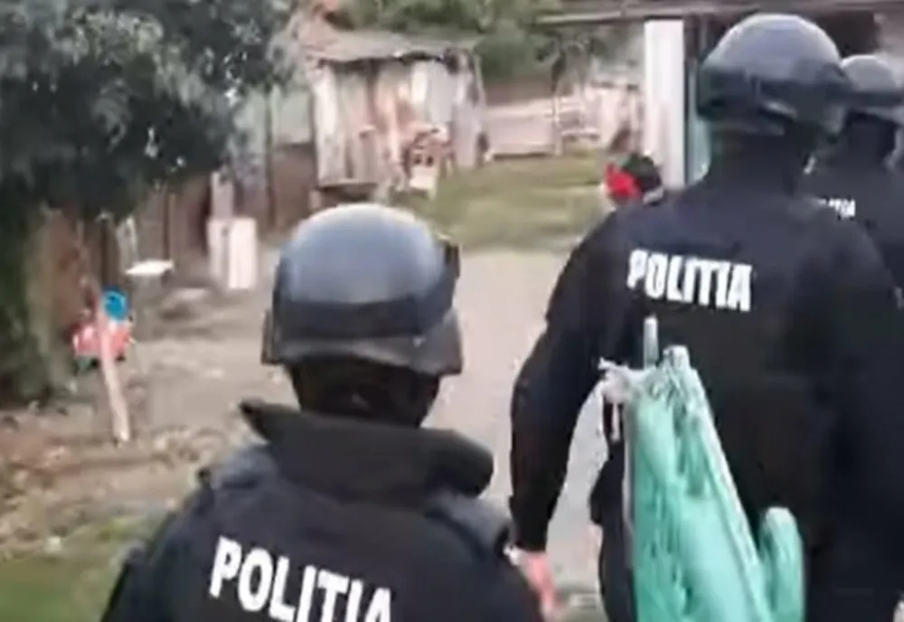 Percheziții la Răscăeți: Scandal penal între două familii rivale!