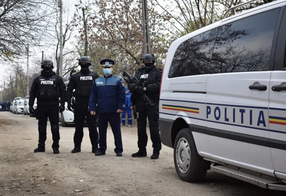 Mascații au descins la hoții de curent dintr-o comună dâmbovițeană