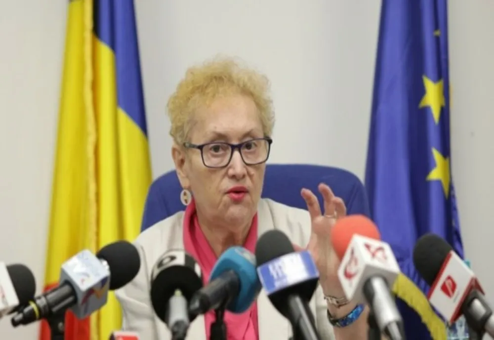 Avocatul Poporului: Constituția României nu permite suspendarea contractului de muncă din cauza certificatului verde