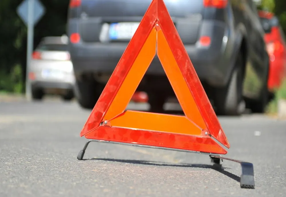 Dâmboviţa. Accident între un microbuz şi un autoturism pe DN71, la Cuza Vodă . Două persoane au avut nevoie de îngrijiri medicale