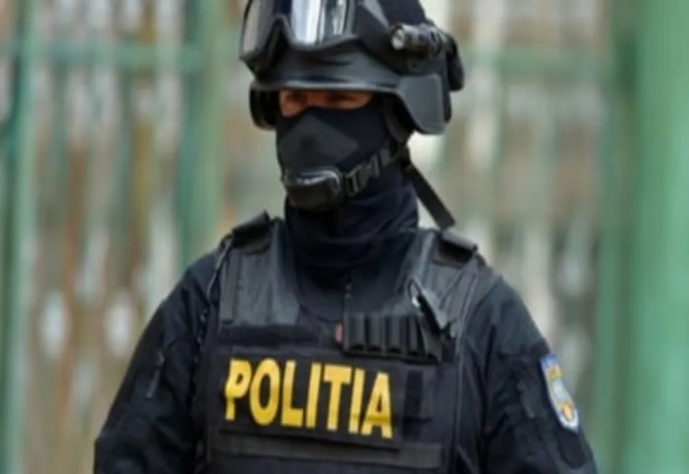 Percheziţii ale poliţiştilor din Moreni. Cinci persoane, conduse la audieri 