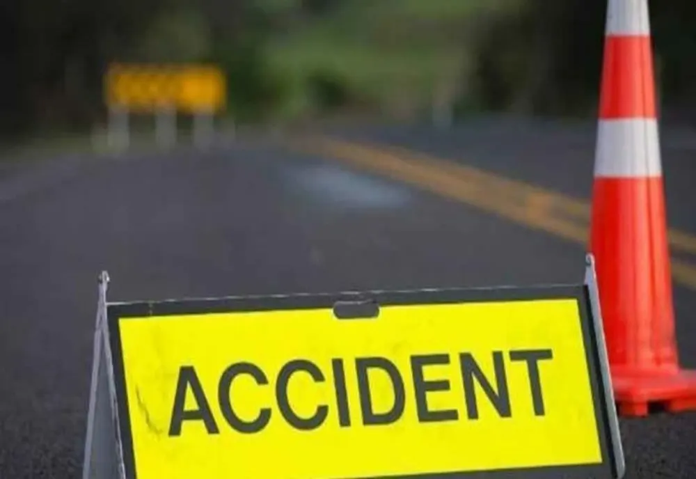 Bărbat accidentat de o şoferiţă pe o stradă din Târgovişte. Victima, transportată de urgență la spital