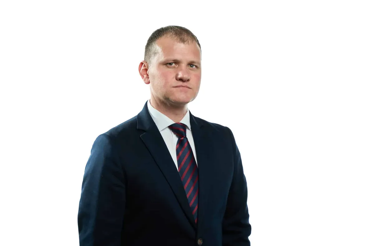 VALERIU MUNTEANU (AUR) SOLICITĂ GUVERNULUI MĂSURI PENTRU PROTEJAREA OBIECTIVELOR INDUSTRIALE STRATEGICE DE INGERINȚELE ABUZIVE ALE ONG-URILOR CU AGENDĂ EXTERNĂ