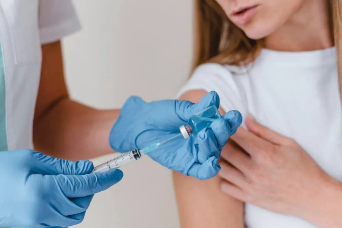 Criză de vaccin antigripal în România: sute de mii de doze sunt așteptate în farmacii