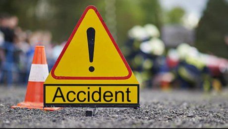 Un șofer a acccidentat grav doi pietoni, după ce a dat cu spatele