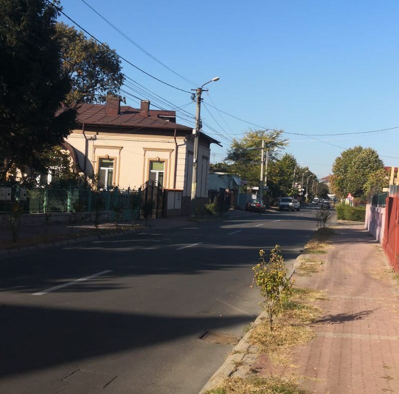 Decizie BEJ ignorată de autorități. Bannerele neconforme au rămas în spațiul public