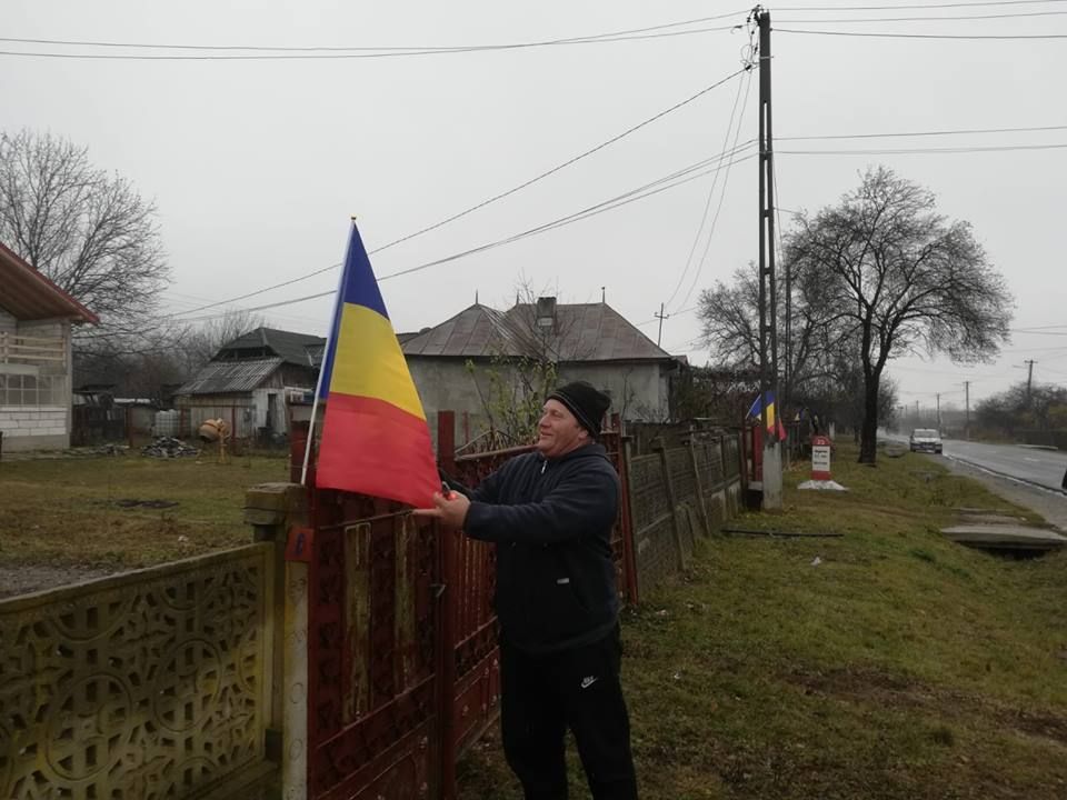 Centenarul României: Mii de steaguri vor fi arborate în Târgoviște și Voinești