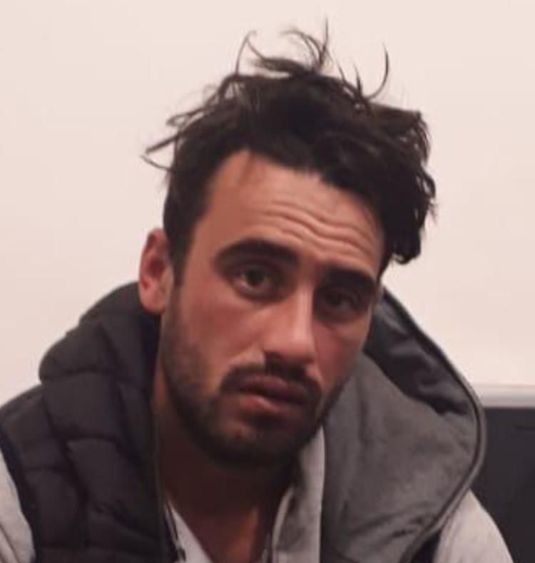 Campion la case sparte, cu atracție la obiecte de valoare