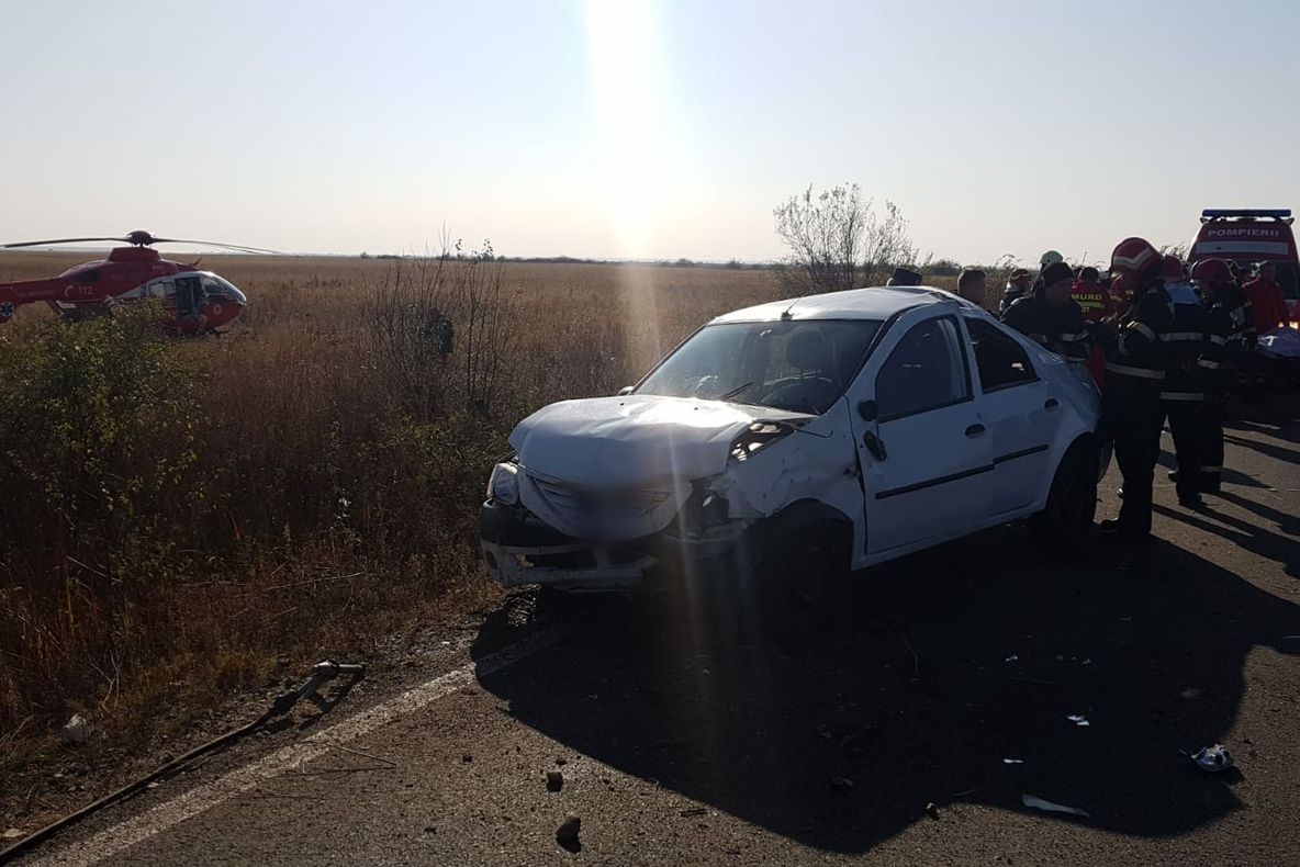 A intrat cu mașina în șanț. O octogenară, aflată pe bancheta din spate, a decedat