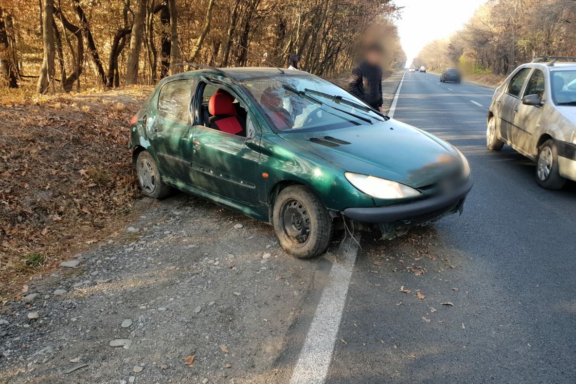 A pus în pericol doi minori. Accident fără victime la Priseaca, în Dâmbovița