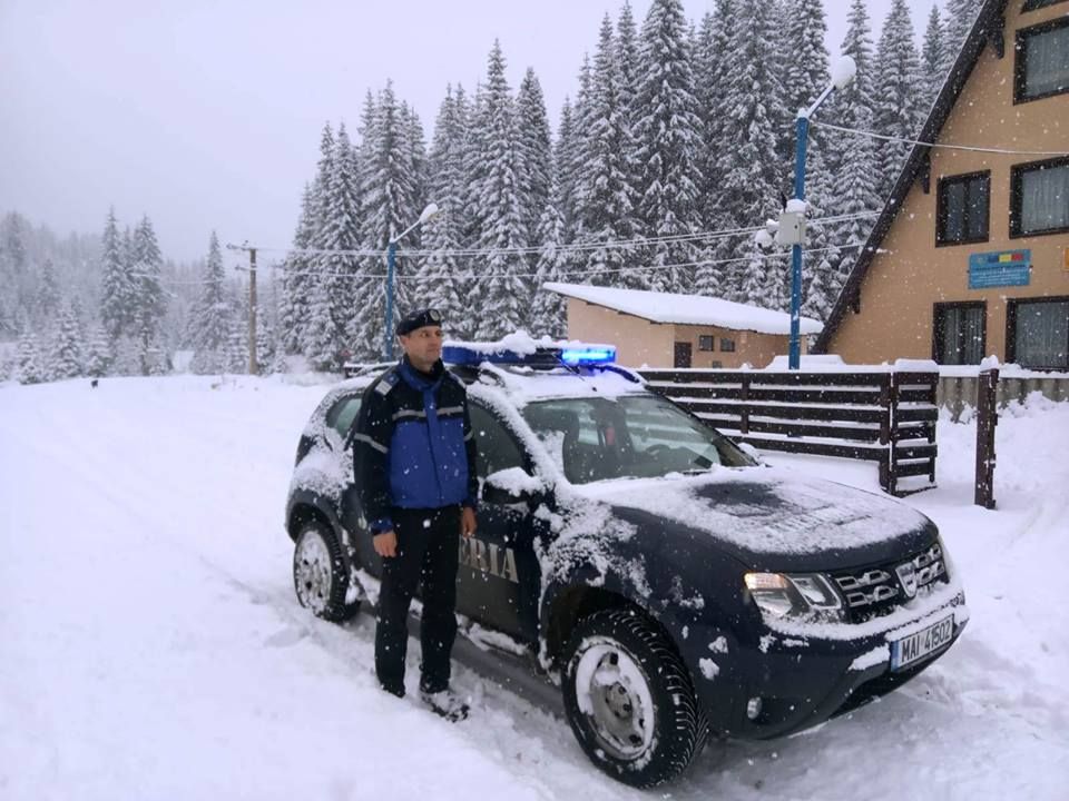 Jandarmii montani dâmbovițeni avertizează!  Accesul, în zona turistică montană,va fi aproape imposibil