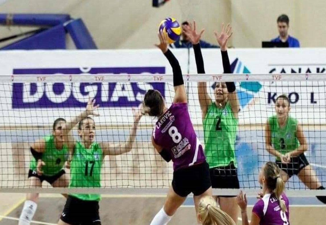 Nicio emoție. CSM Târgoviște - CS "U" Cluj 3-0 (25-18,25-18,25-12) la volei feminin