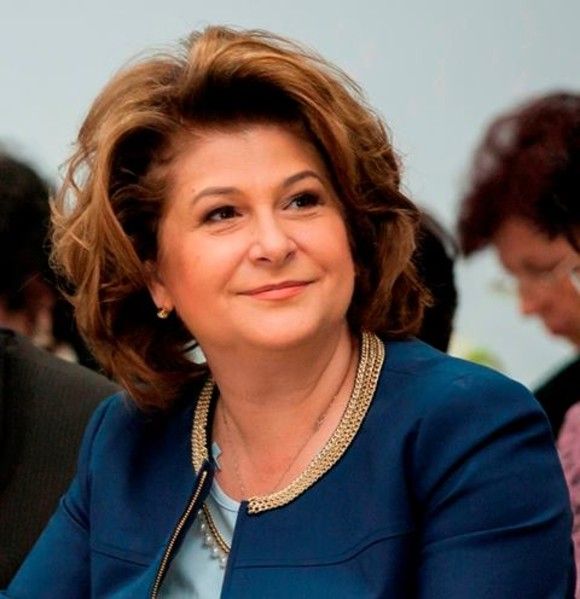 Rovana Plumb a obținut al treilea portofoliu important