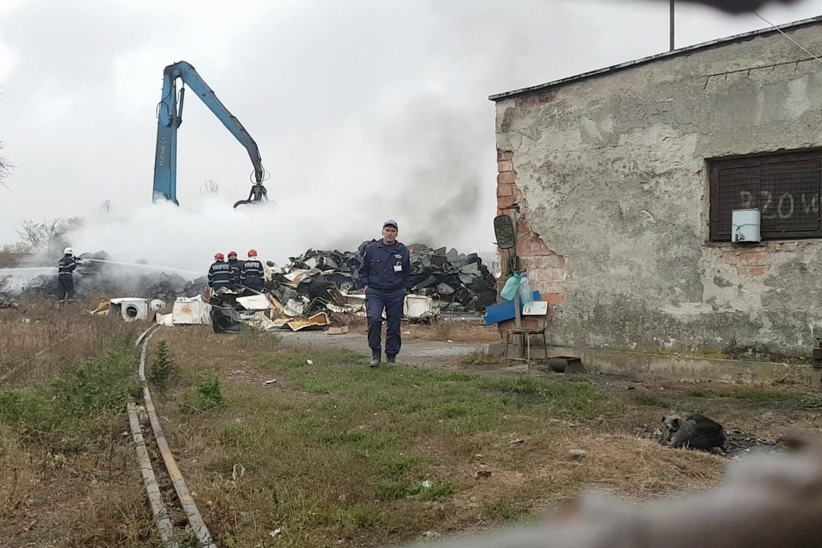Alertă la centrul Remat Târgoviște. Flăcările se putea vedeau de la mare distanță