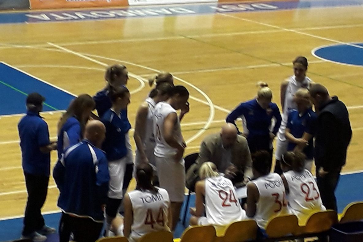 Derby-ul suferinței. "U" Cluj-CSM Târgoviște 67-73, în prima ligă de baschet feminin