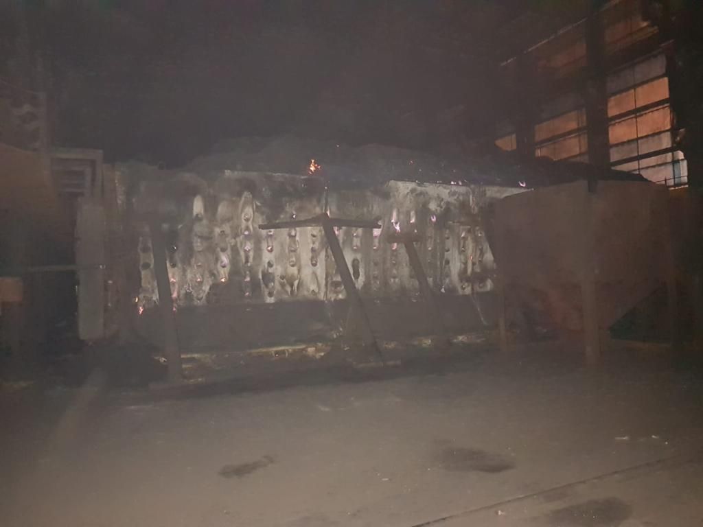 S-a dat alarma la un producător de energie din Titu. Pompierii s-au luptat cu flăcările zeci de minute