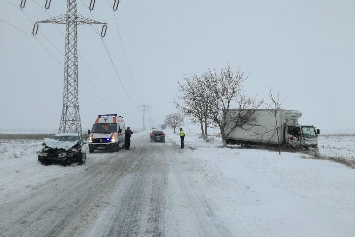 Accident pe DN 71. Două victime rănite ușor